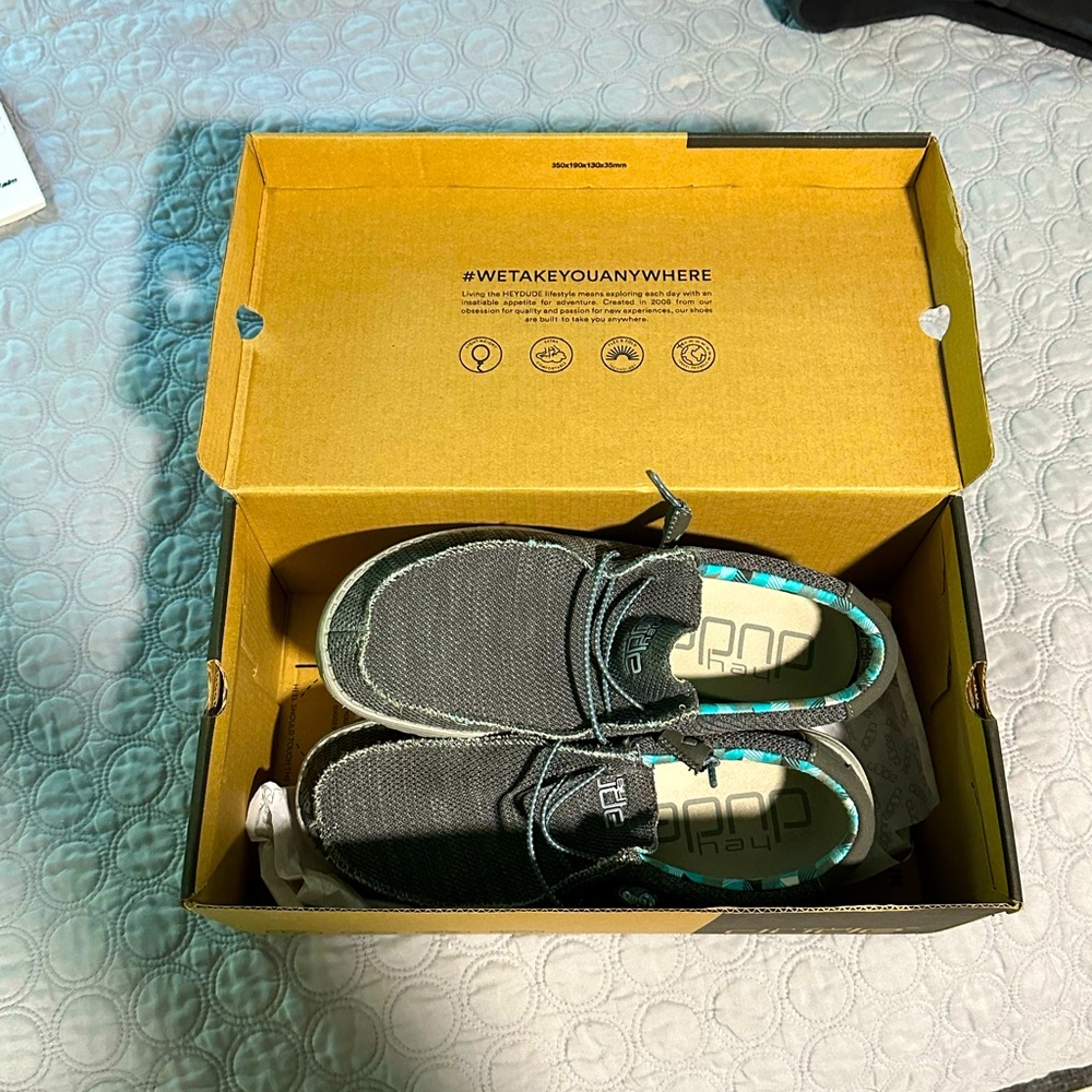 Like New Hey Dudes